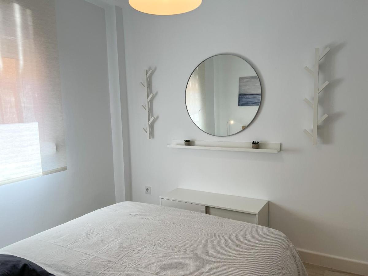 Cozy House - - Parking - Wifi Apartment